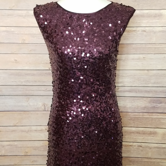 Forever 21 Dresses & Skirts - Forever 21 Sleeveless Sequin Cocktail Dress